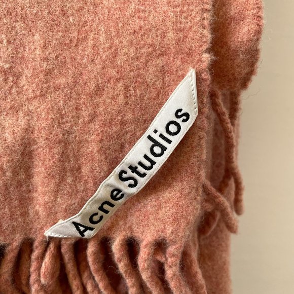 NWOT Acne Studios Oversized Wool Scarf in Pink Melange/Salmon - made in Italy - Picture 4 of 7
